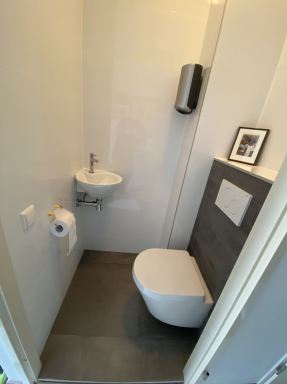 Toilet en badkamer renovatie Almere