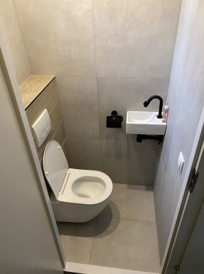 Renovatie badkamer en toilet in Dronten