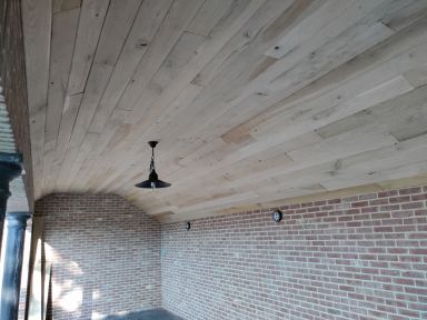 Eiken plafond plaatsen te Minderhout