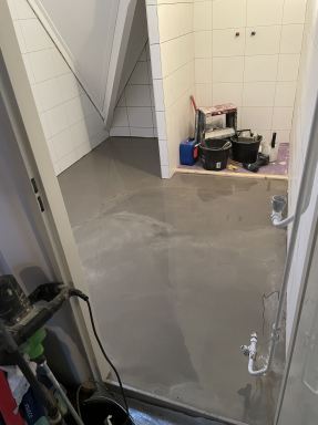 Badkamer Assen
Vloer geegaliseerd